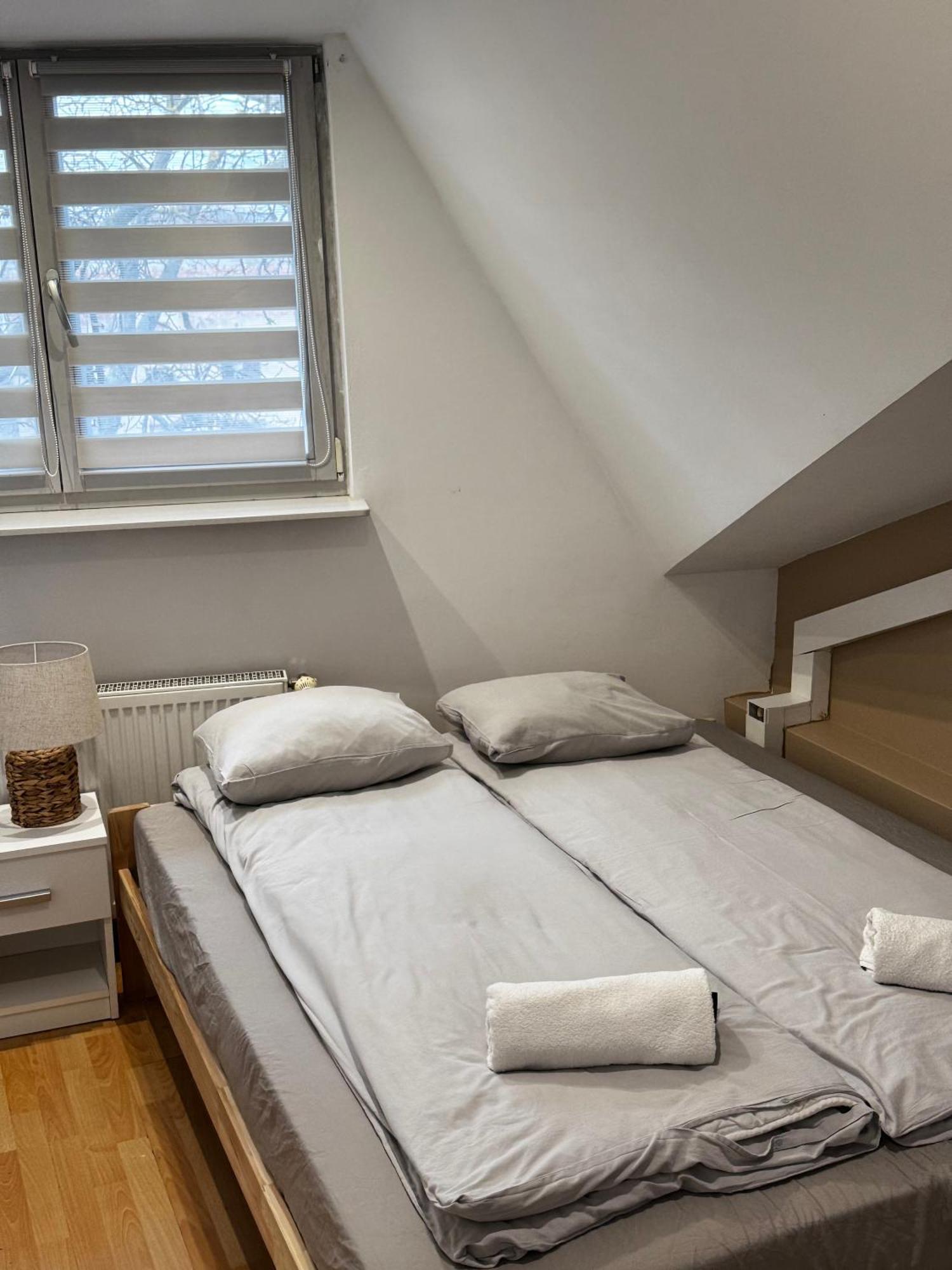 Esa Home Varşovia Exterior foto